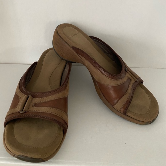Merrell Shoes - Merrell Sandals size 7M